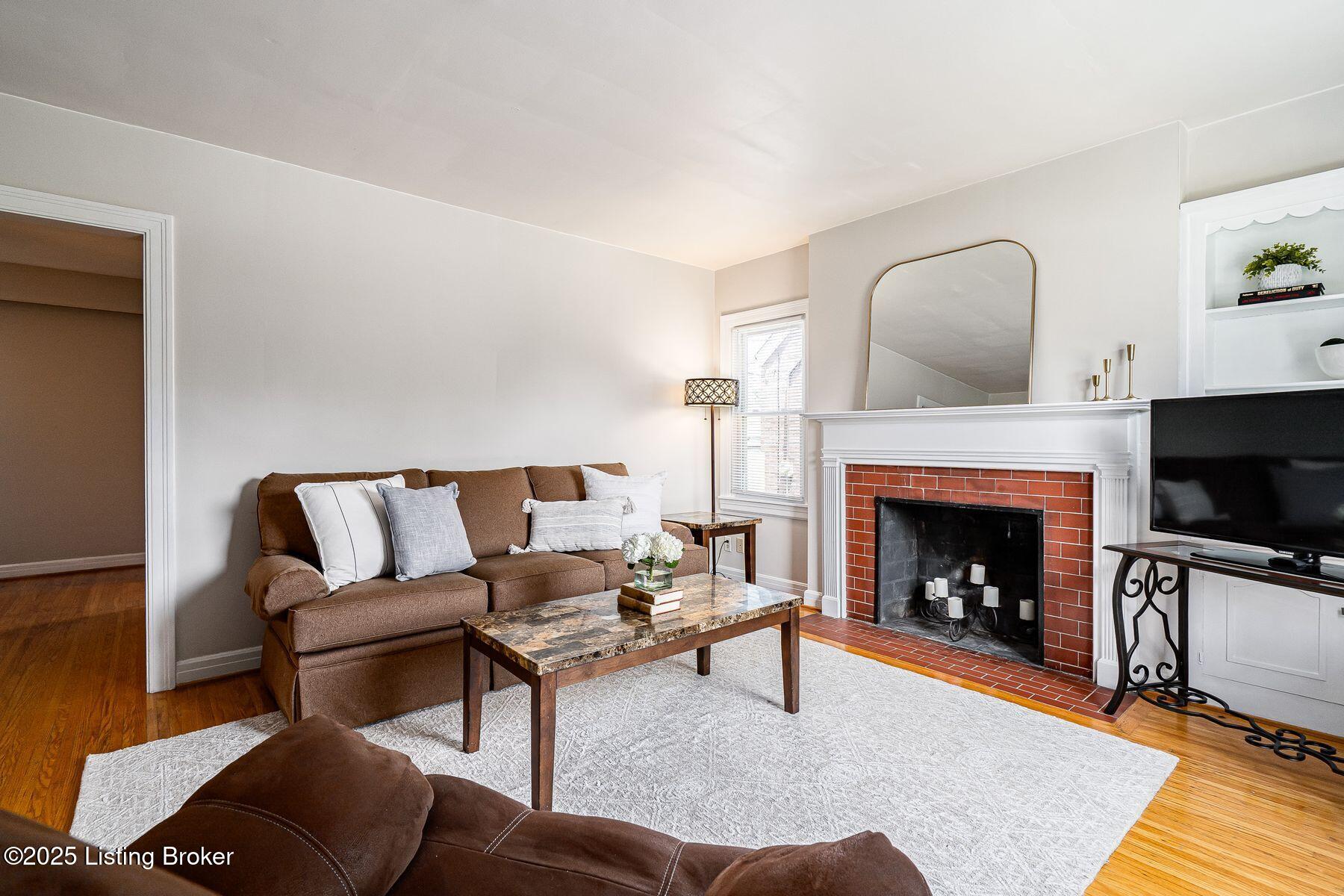 1011 Greenleaf Rd