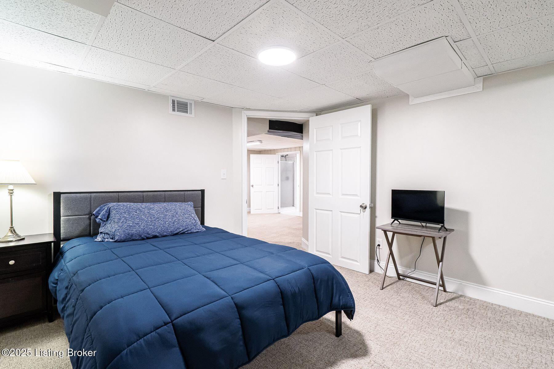 1011 Greenleaf Rd