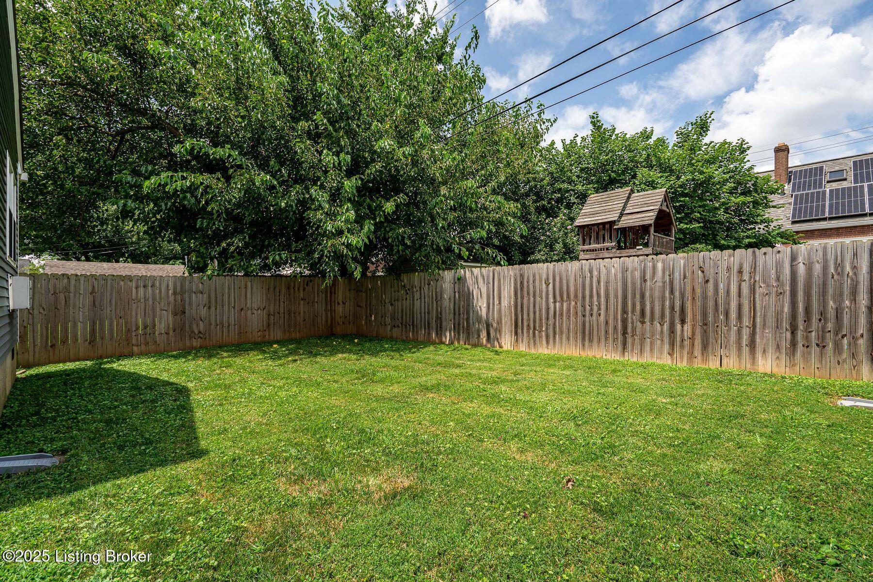 1011 Greenleaf Rd
