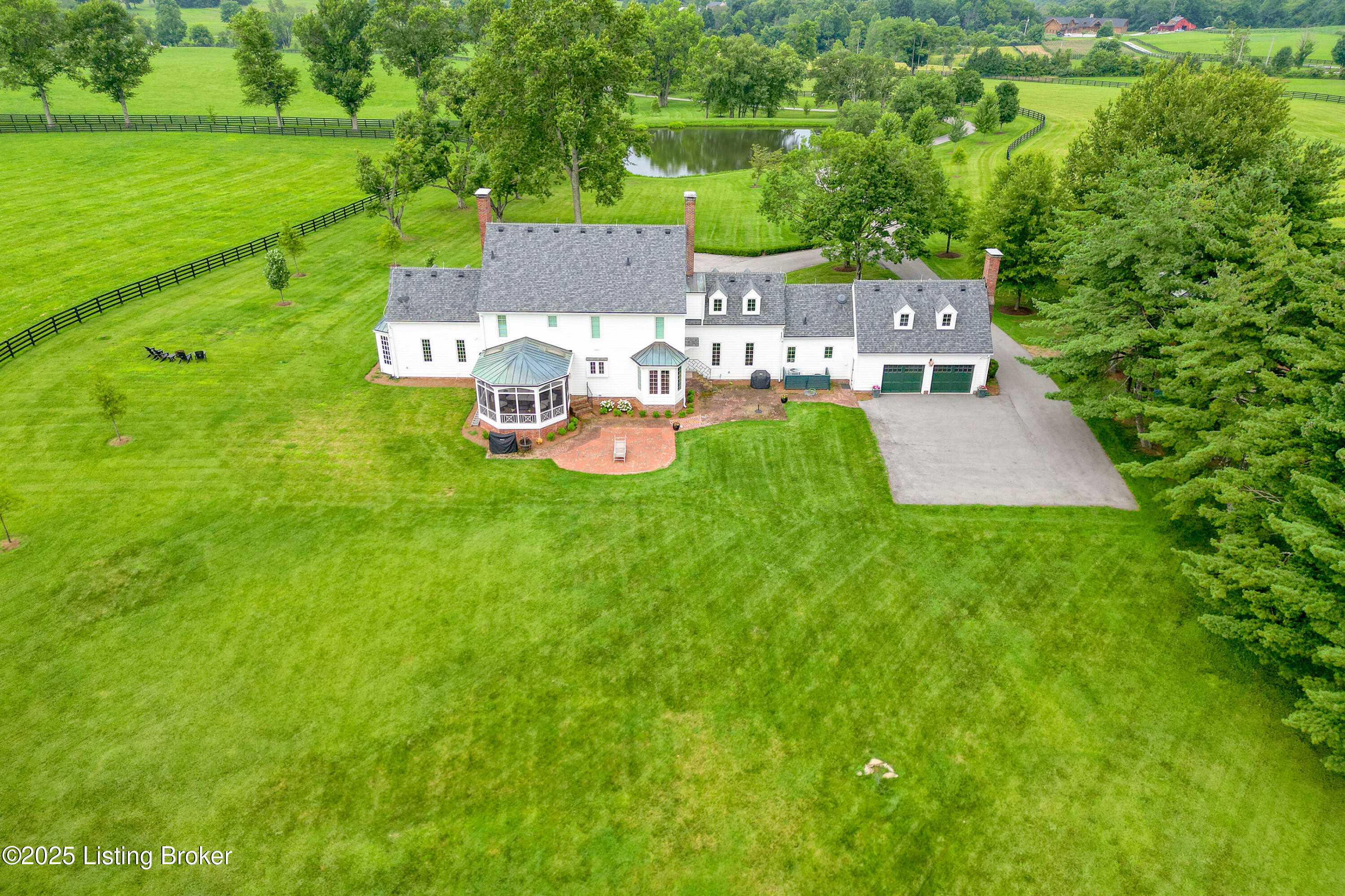 3901 Greenhaven Ln