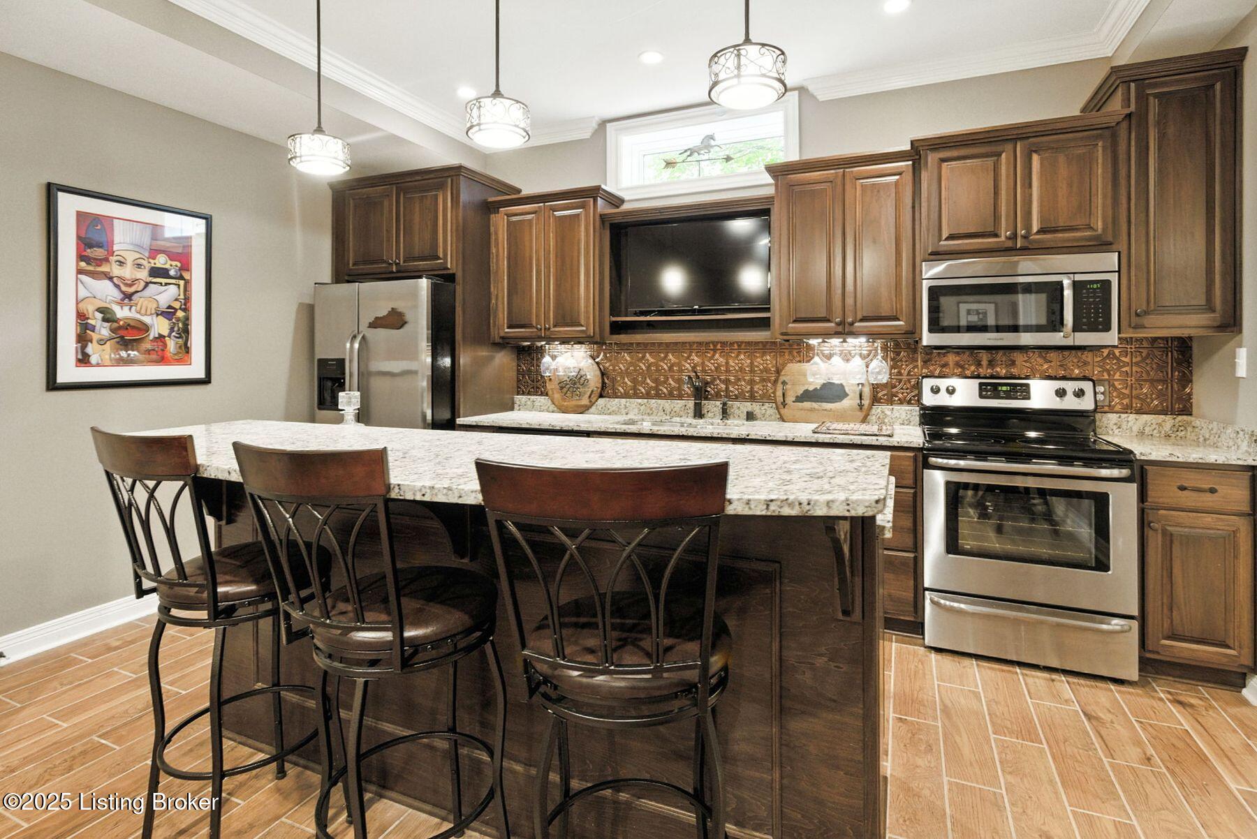 7611 Beechspring Farm Blvd