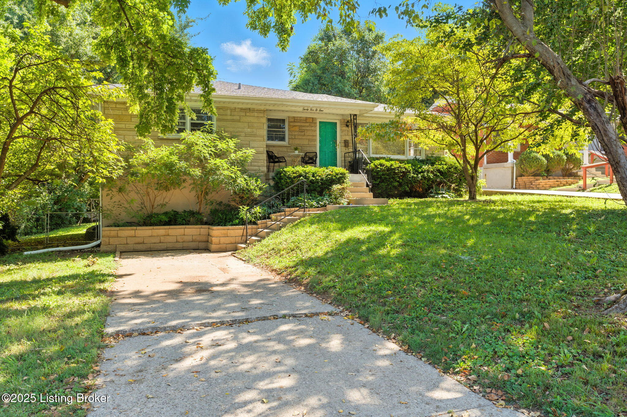 3501 Huon Dr