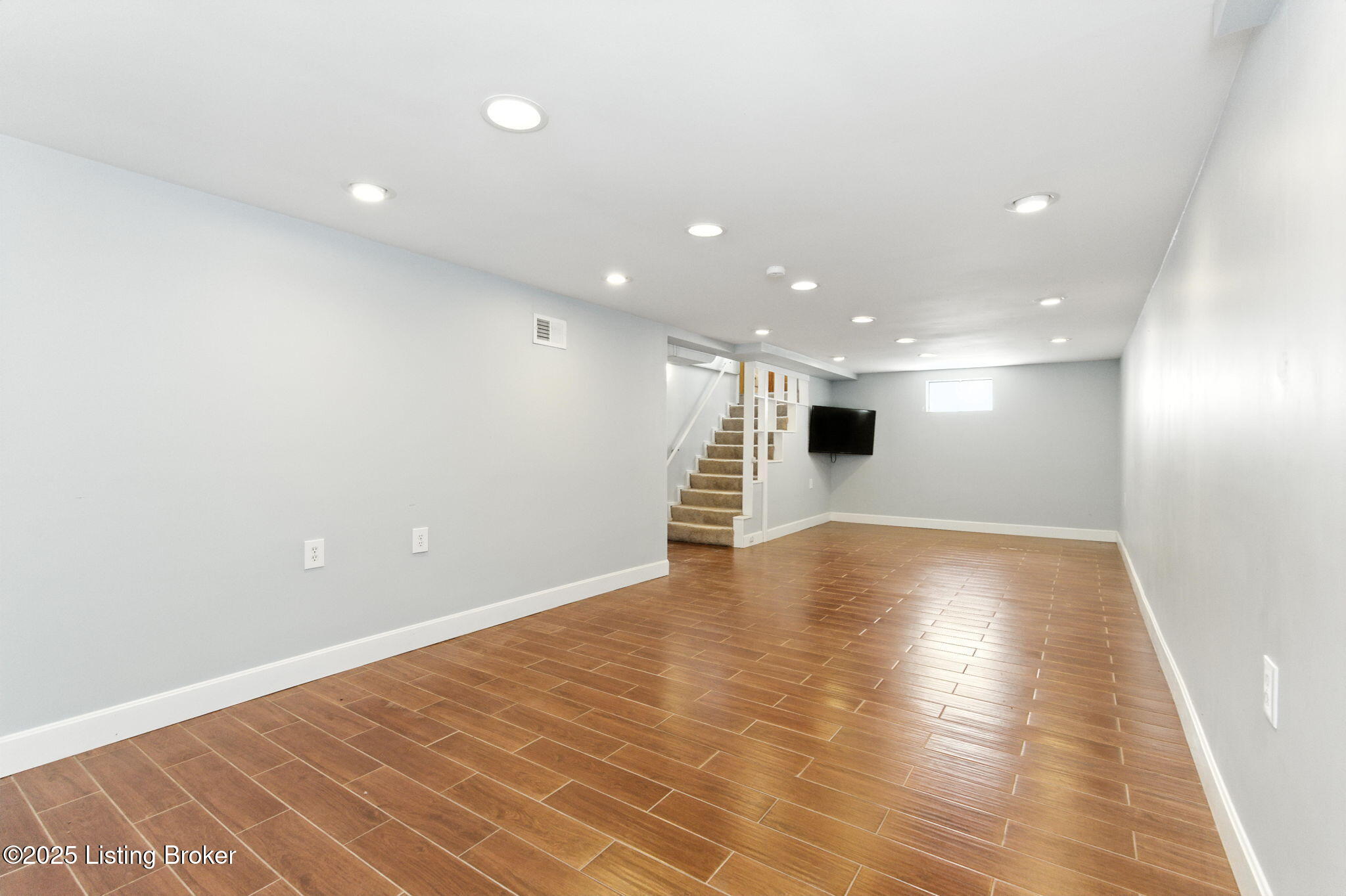 3501 Huon Dr