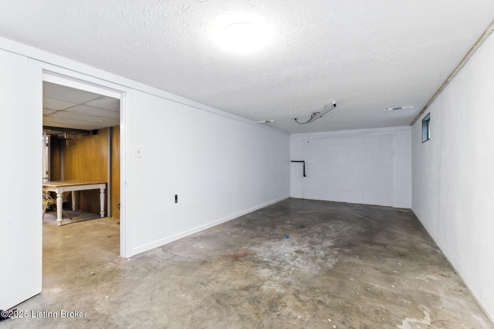 3501 Huon Dr