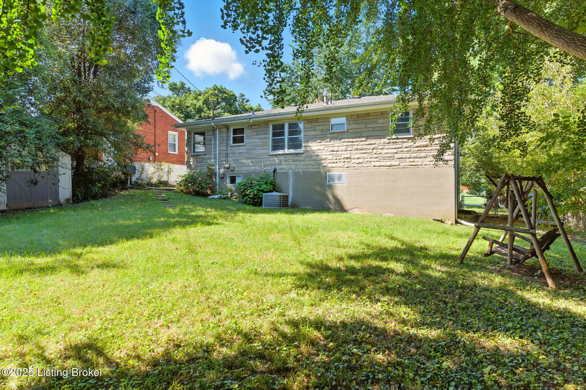 3501 Huon Dr