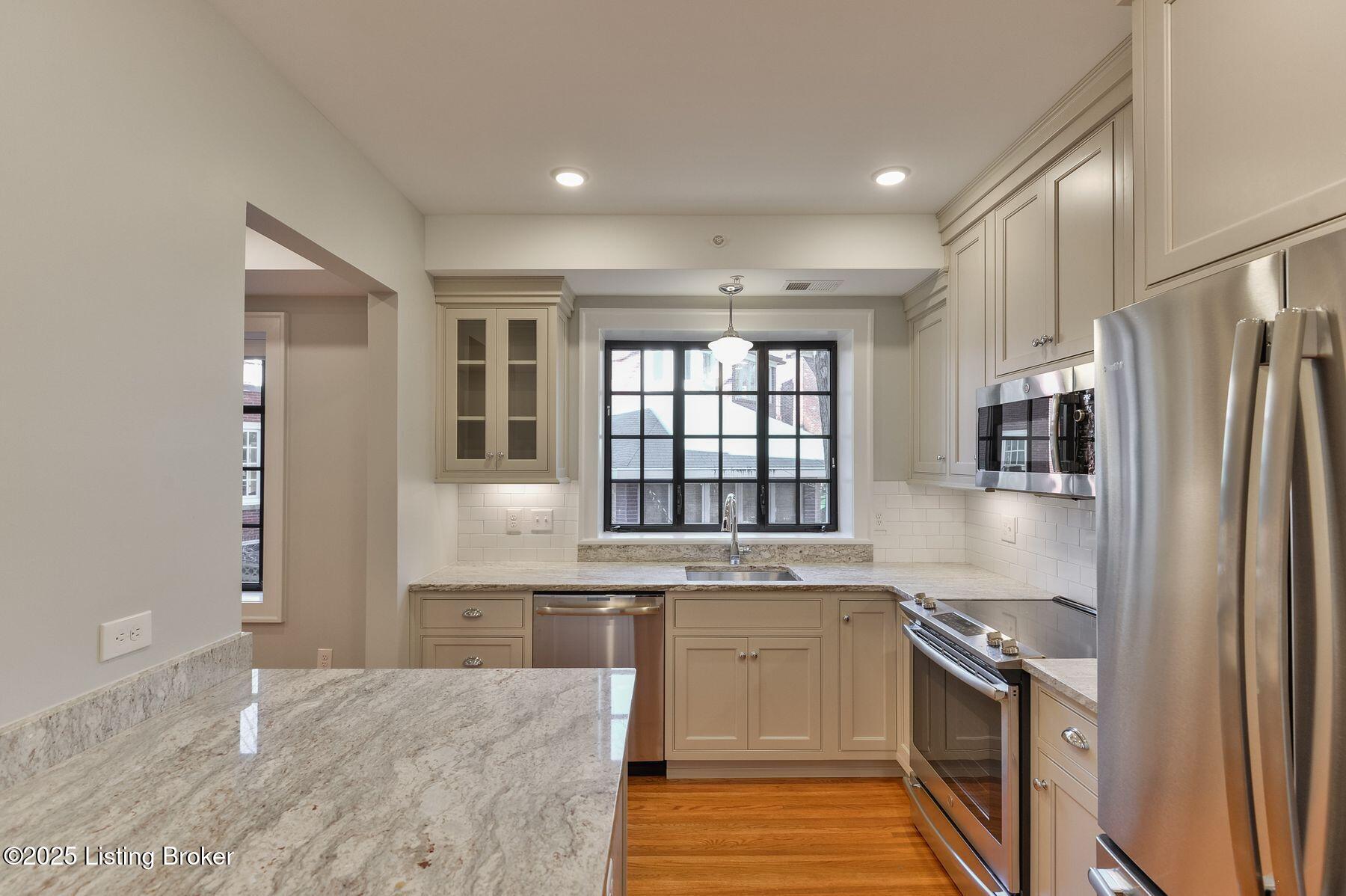 1411 Willow Ave 6