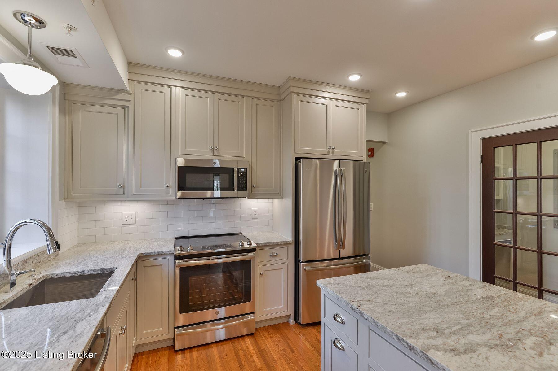 1411 Willow Ave 6