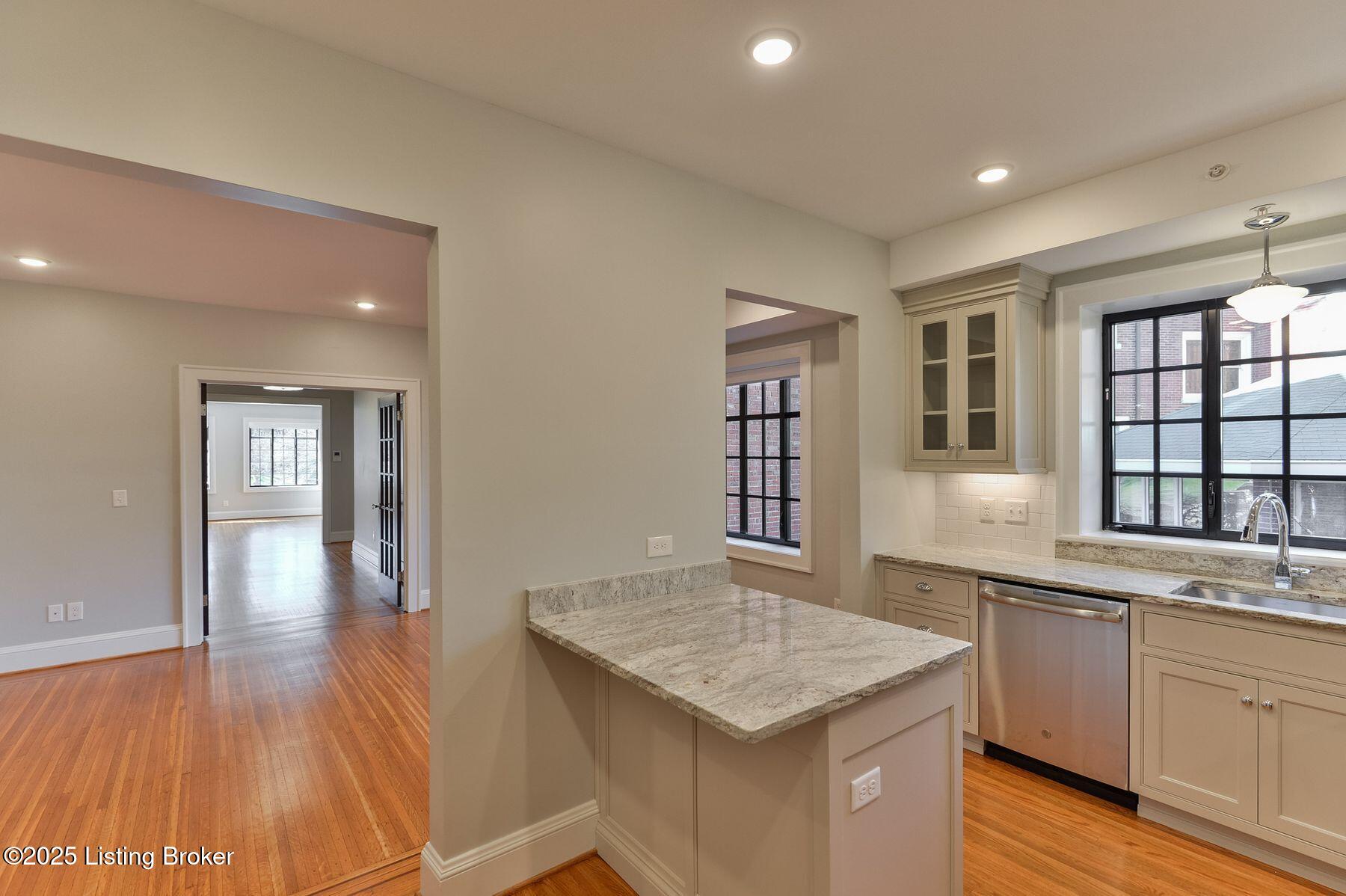 1411 Willow Ave 6