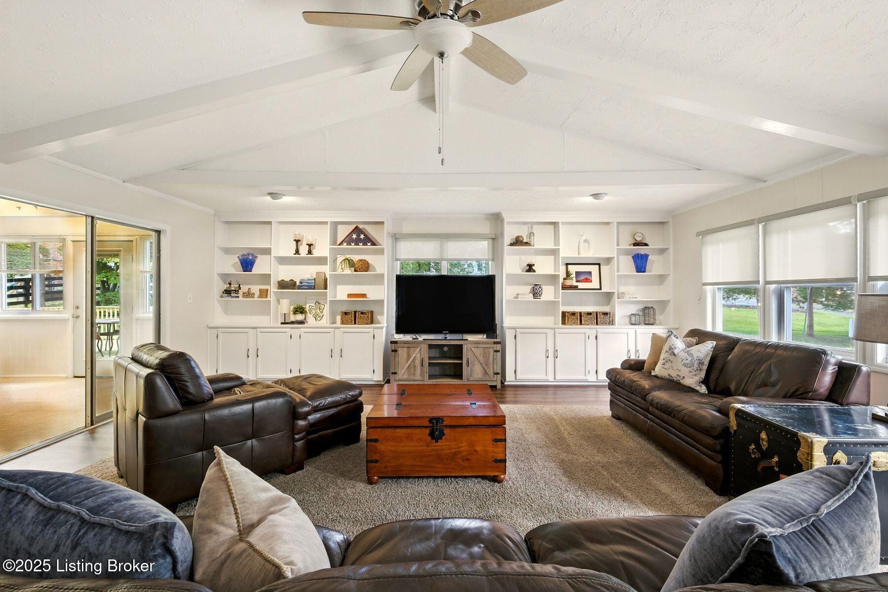 6104 Tidewater Ct