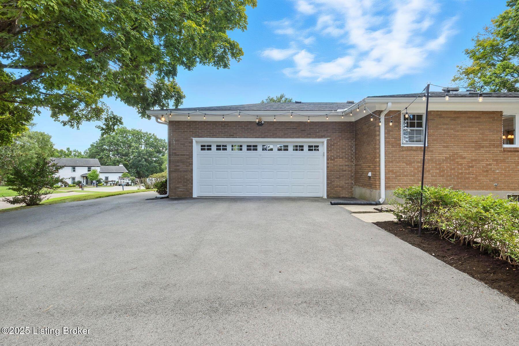 6104 Tidewater Ct