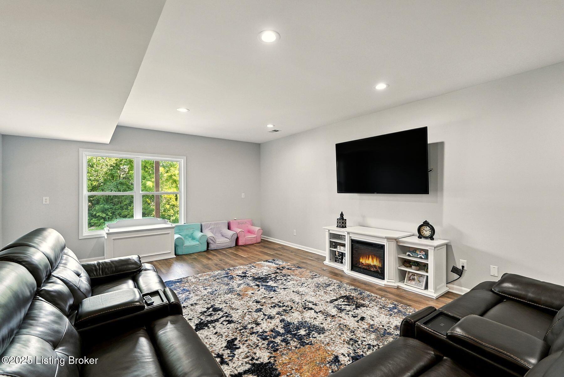 3403 Heather Wood Dr