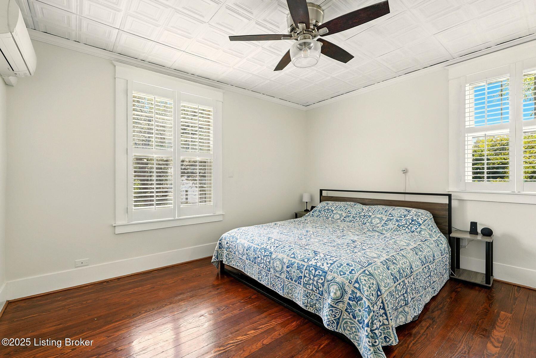 1616 Fernwood Ave