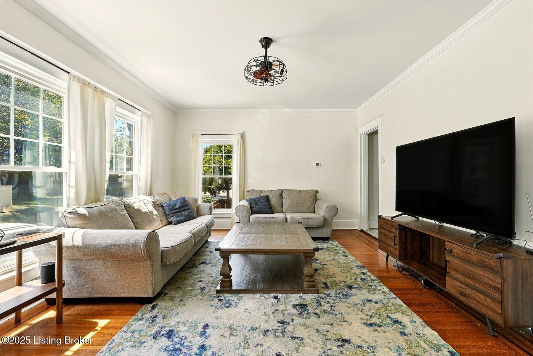 1616 Fernwood Ave