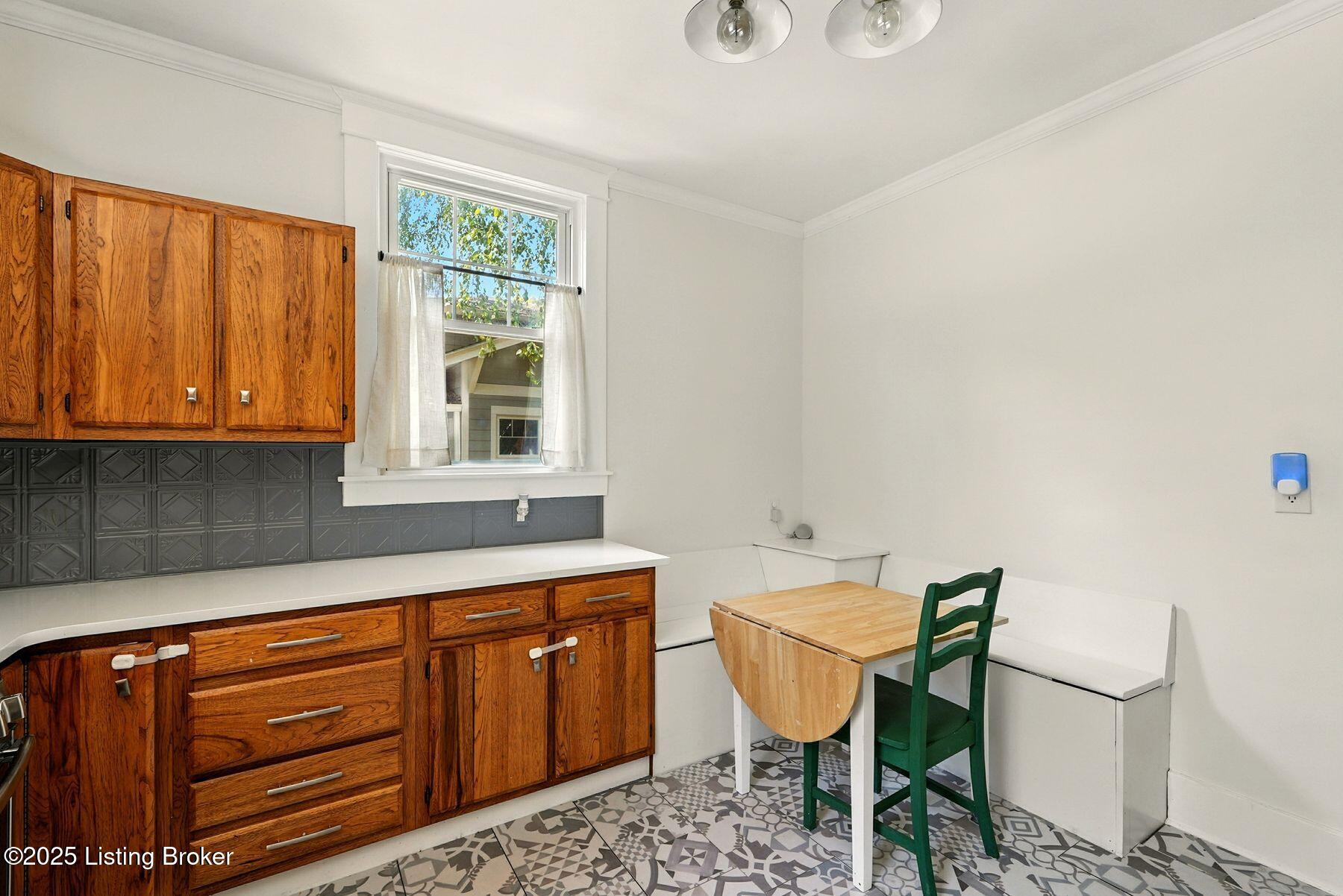 1616 Fernwood Ave