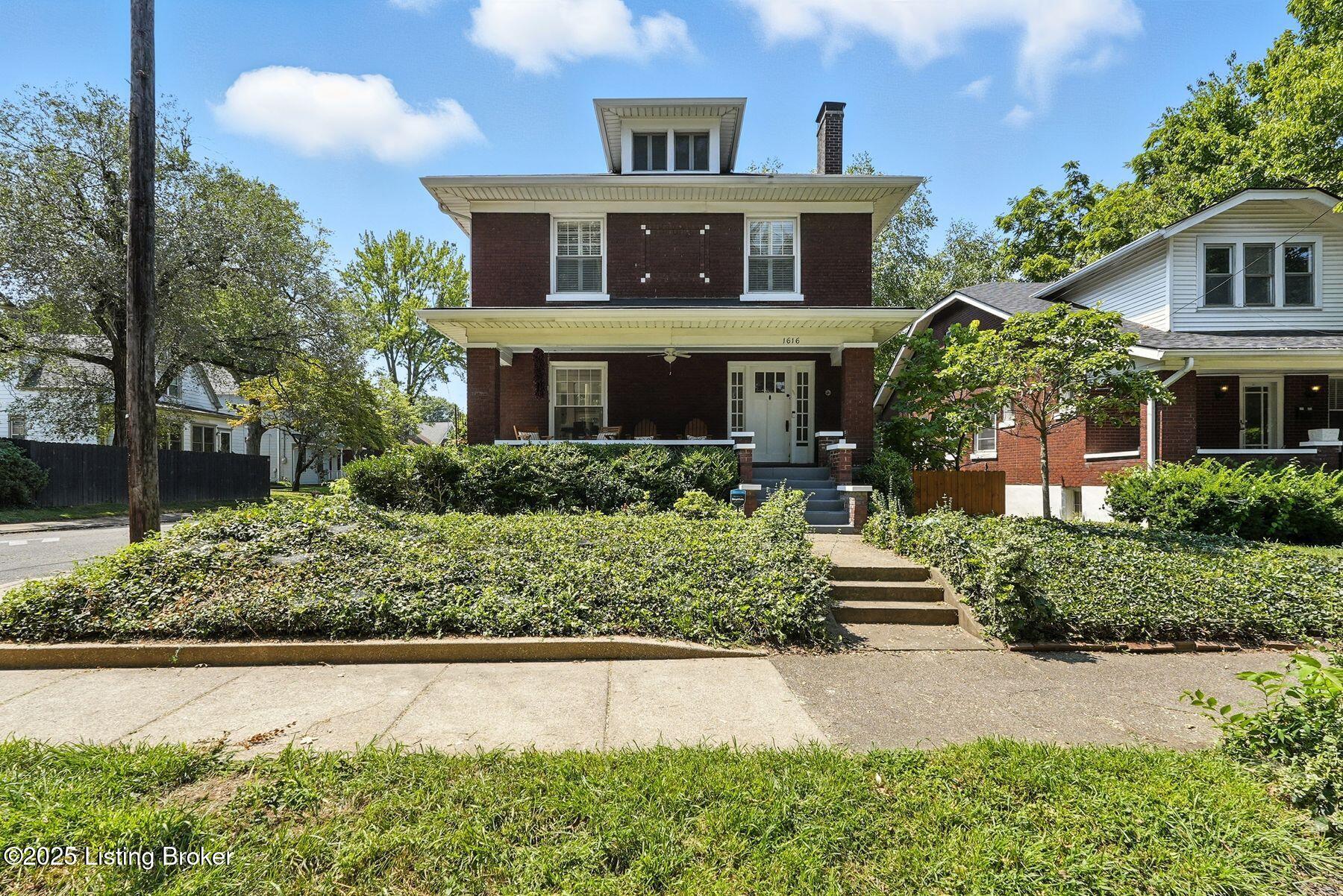 1616 Fernwood Ave