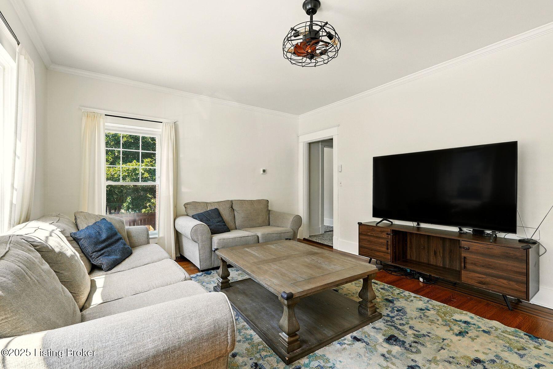1616 Fernwood Ave