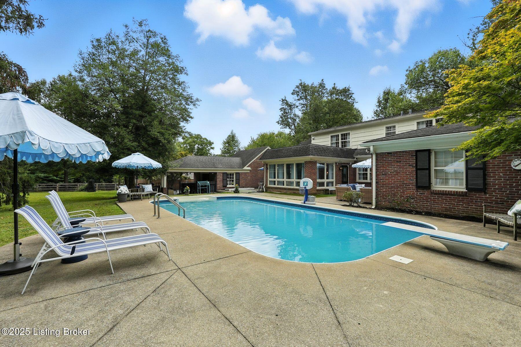 5819 Brittany Woods Cir
