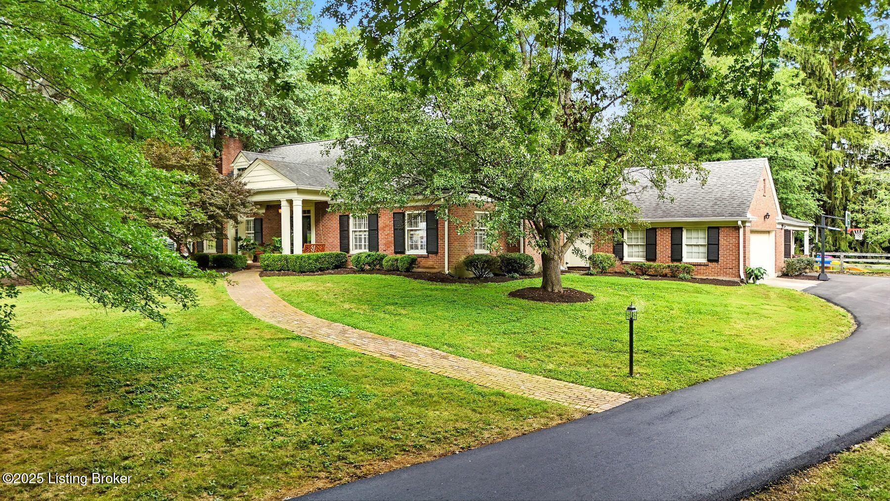 5819 Brittany Woods Cir