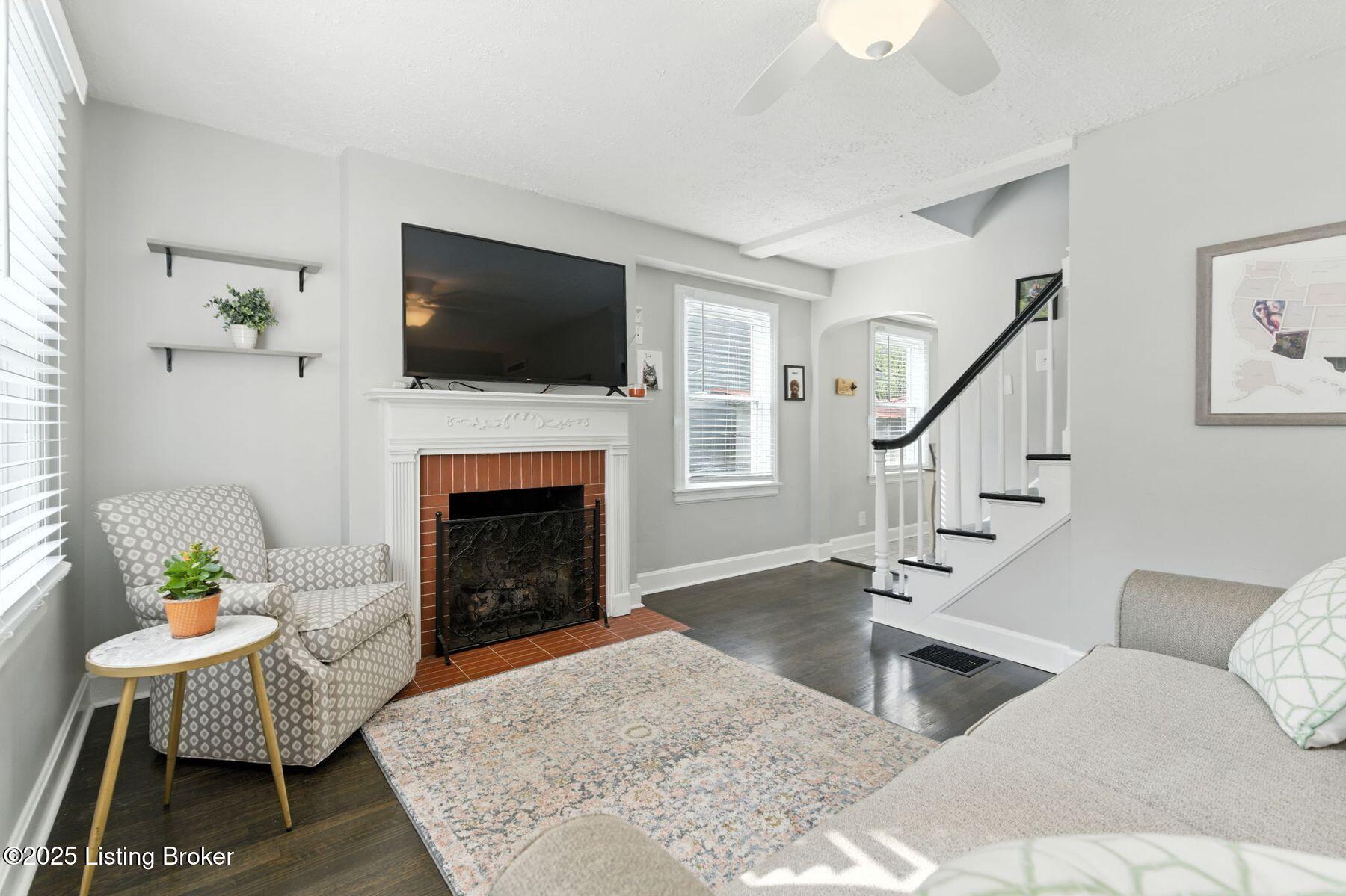 3112 Bobolink Rd
