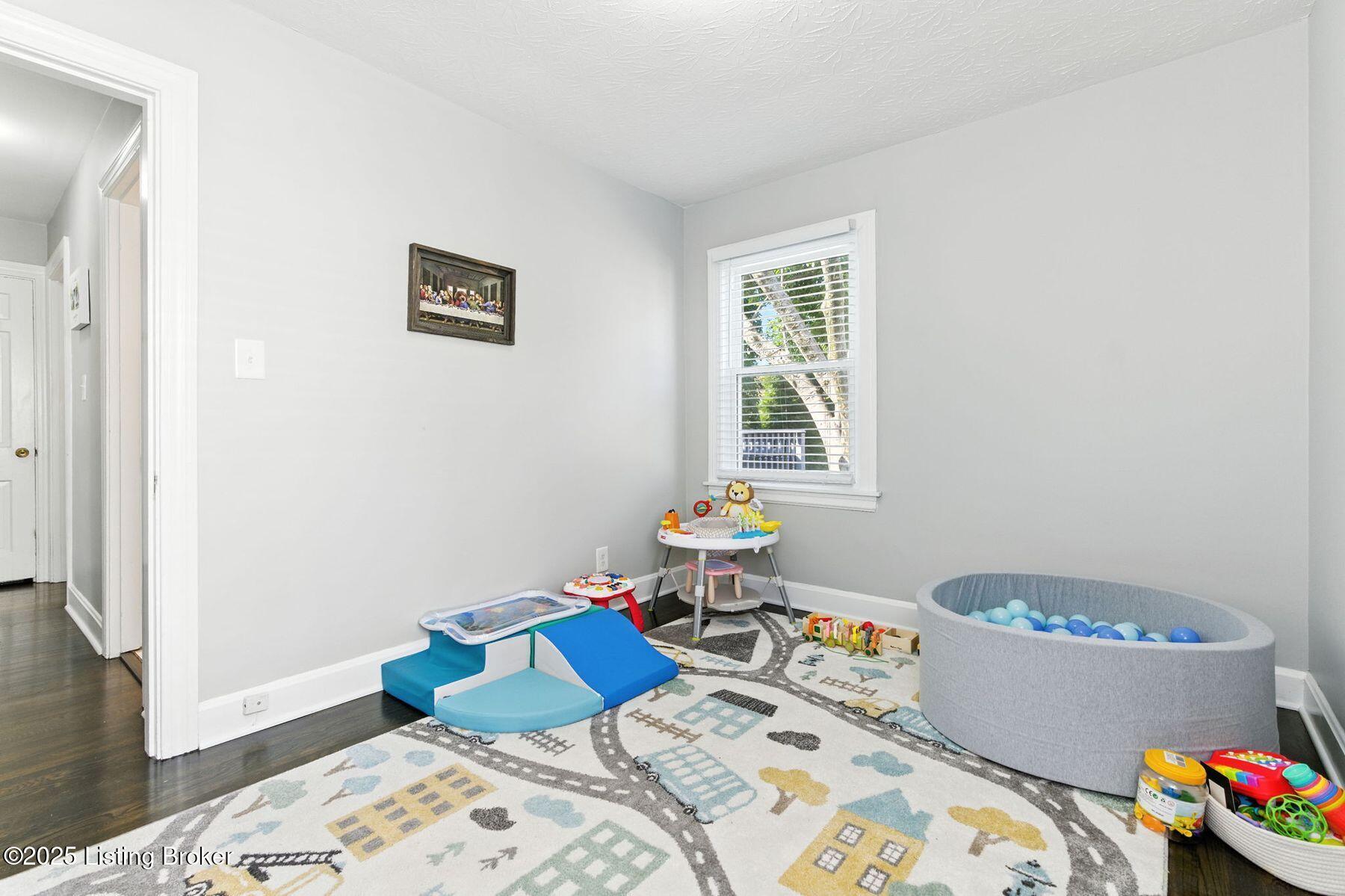 3112 Bobolink Rd
