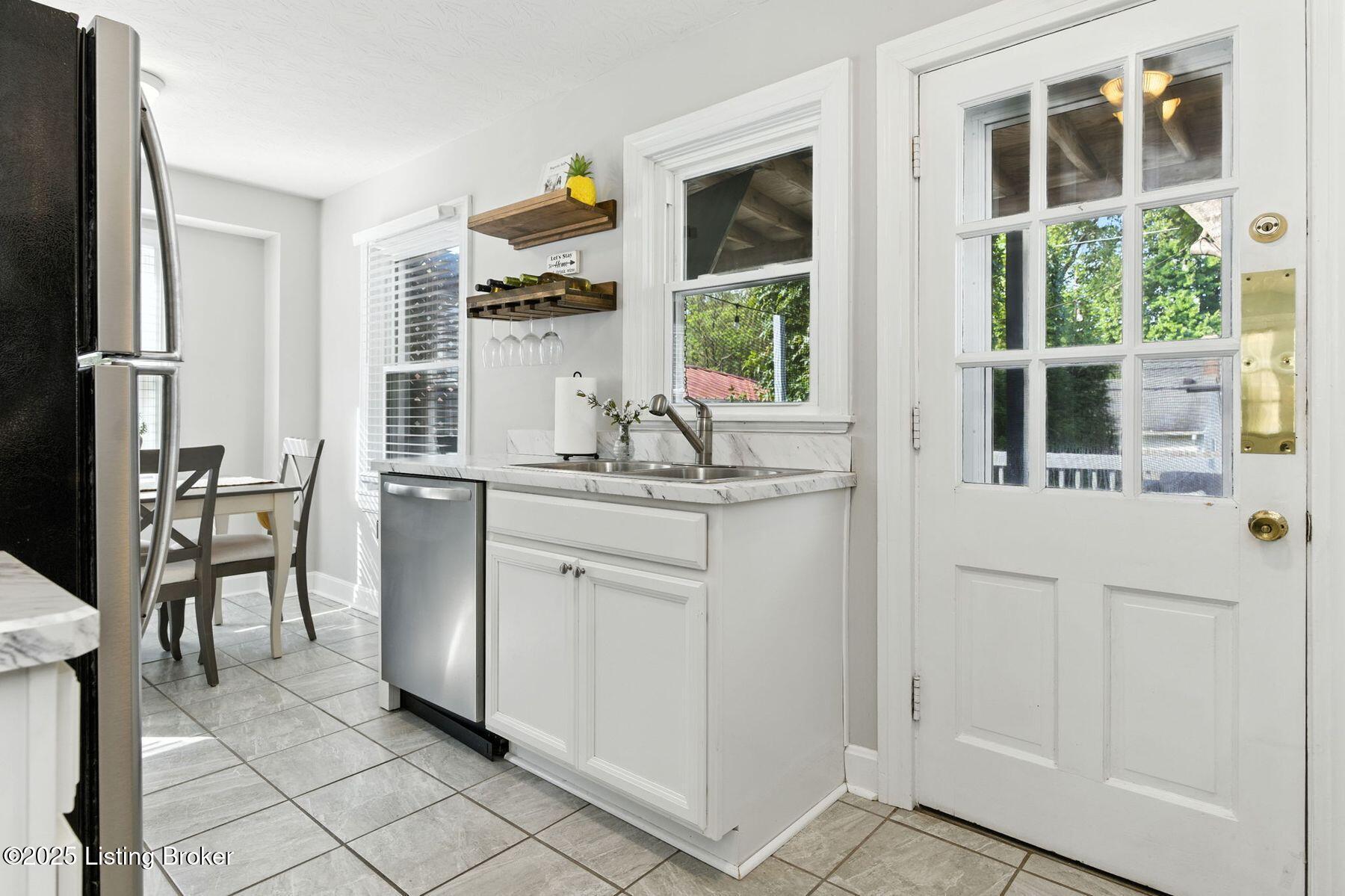 3112 Bobolink Rd