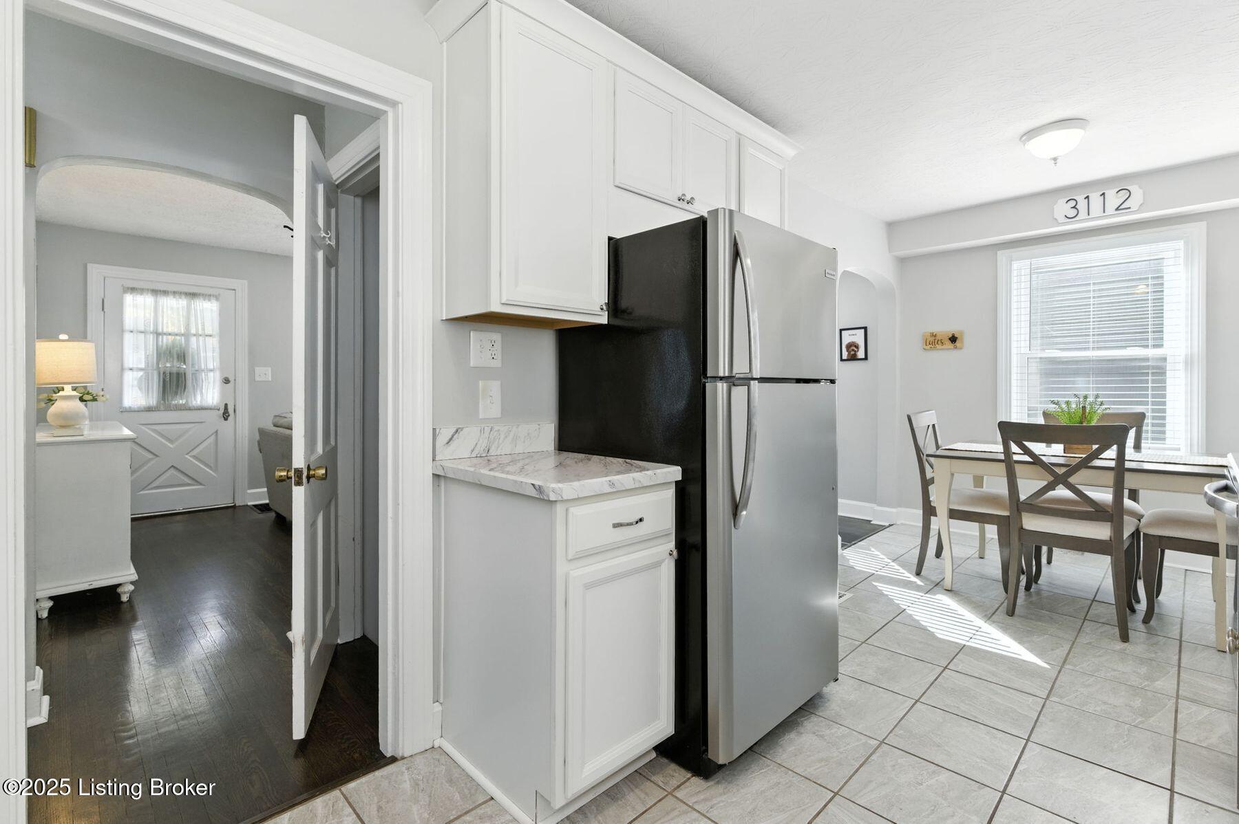 3112 Bobolink Rd