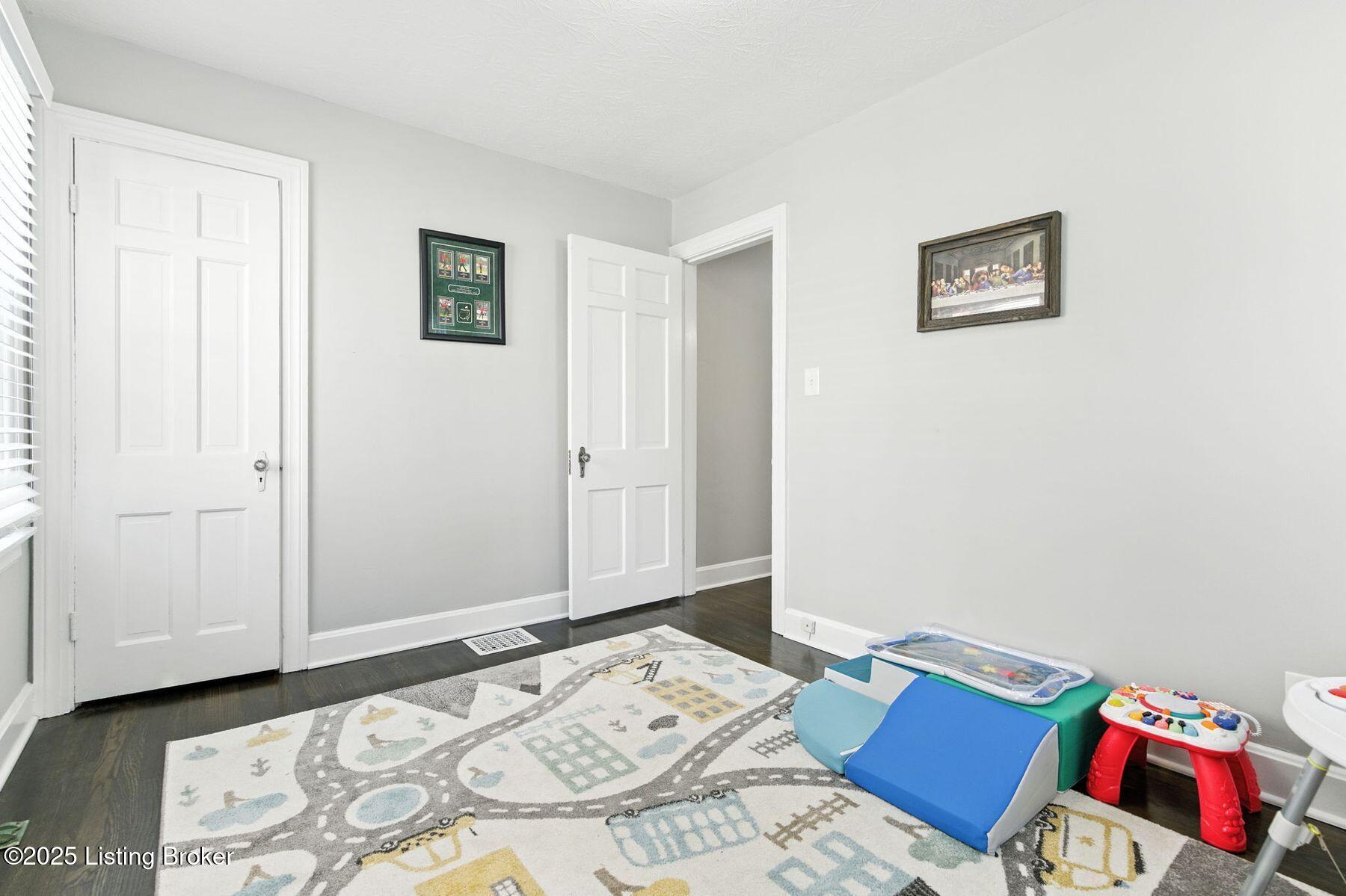 3112 Bobolink Rd