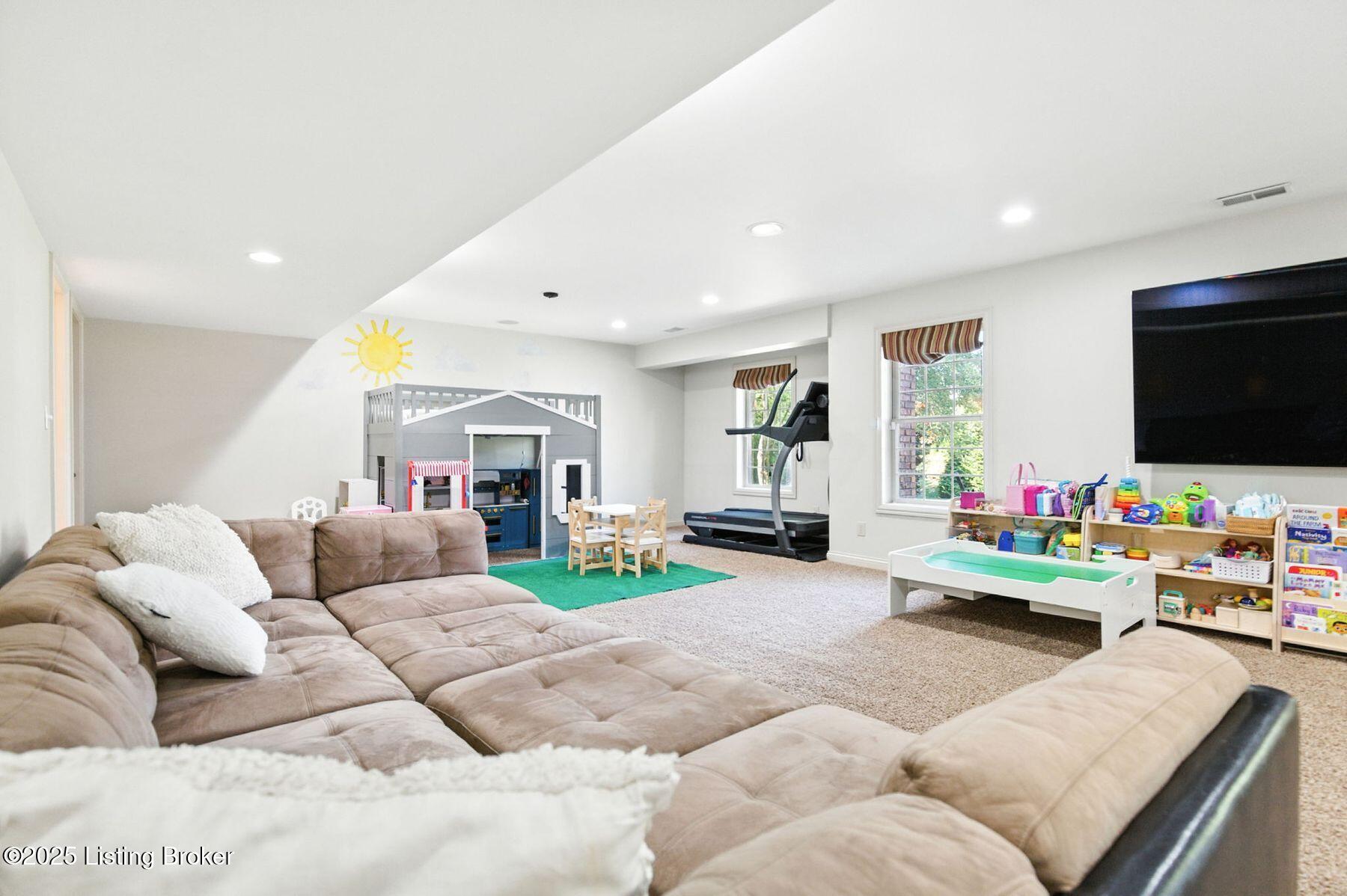 5204 Rock Bluff Dr