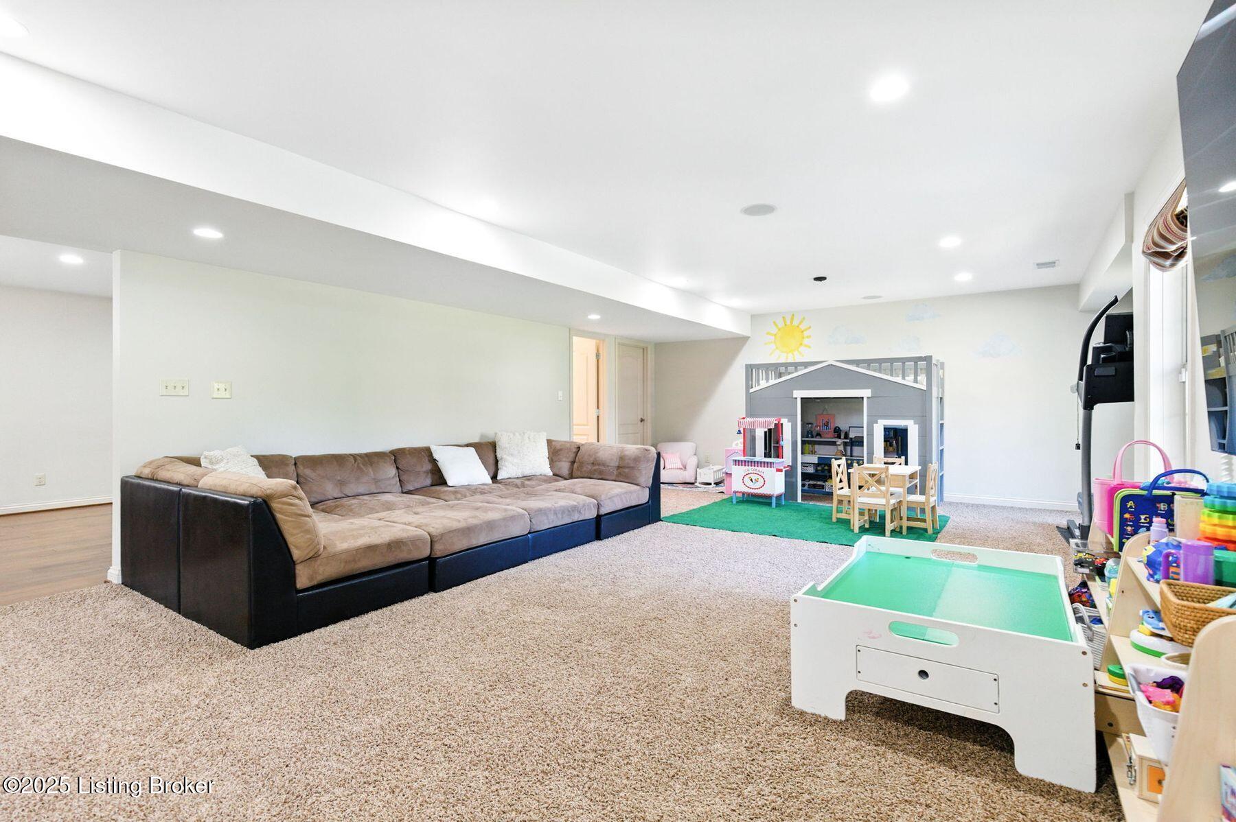 5204 Rock Bluff Dr