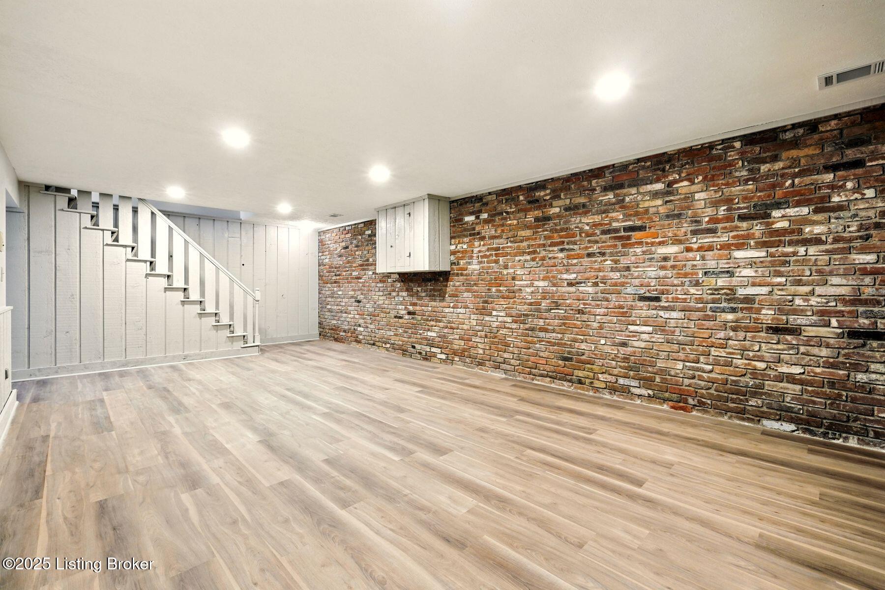 902 Shady Ln