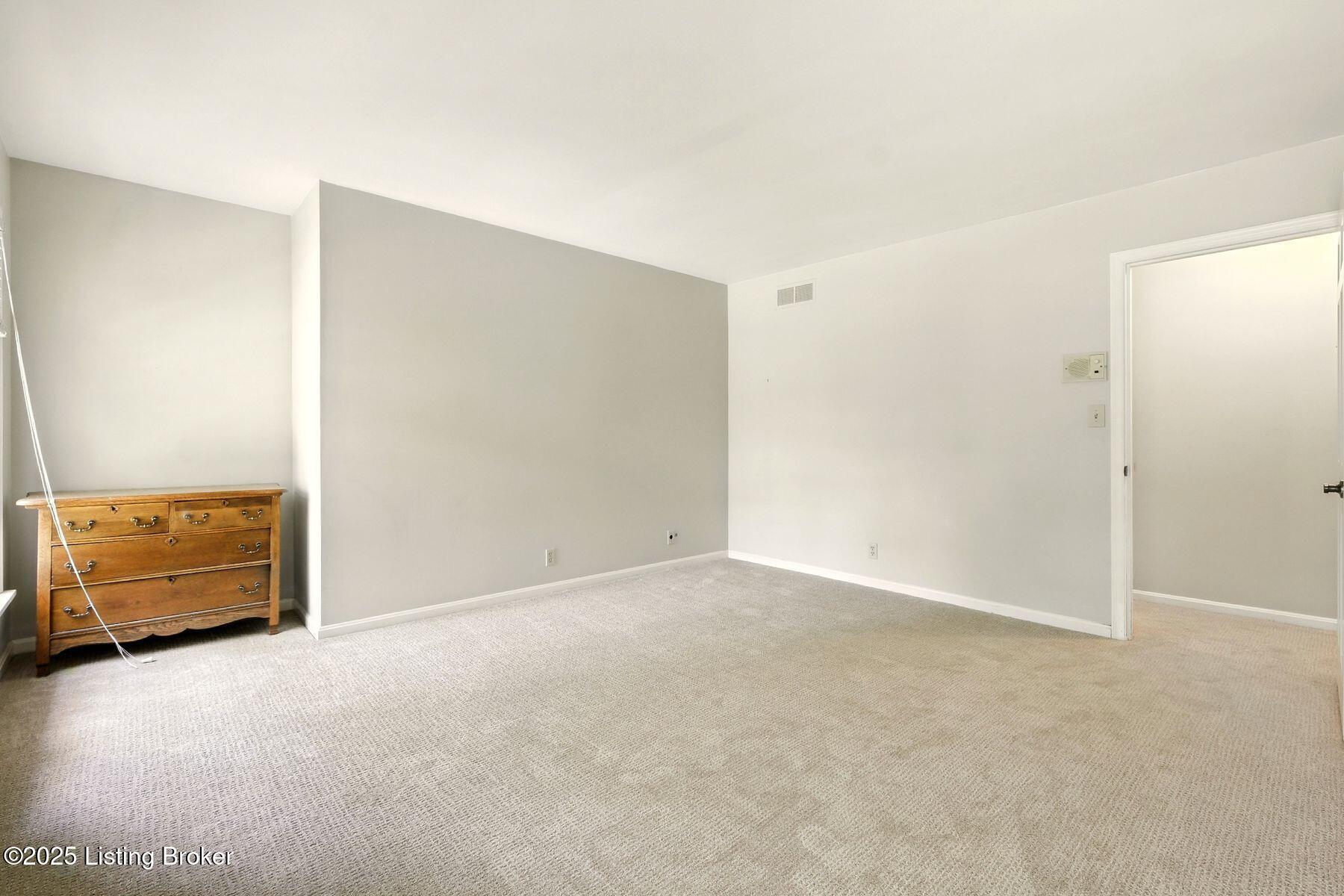 902 Shady Ln