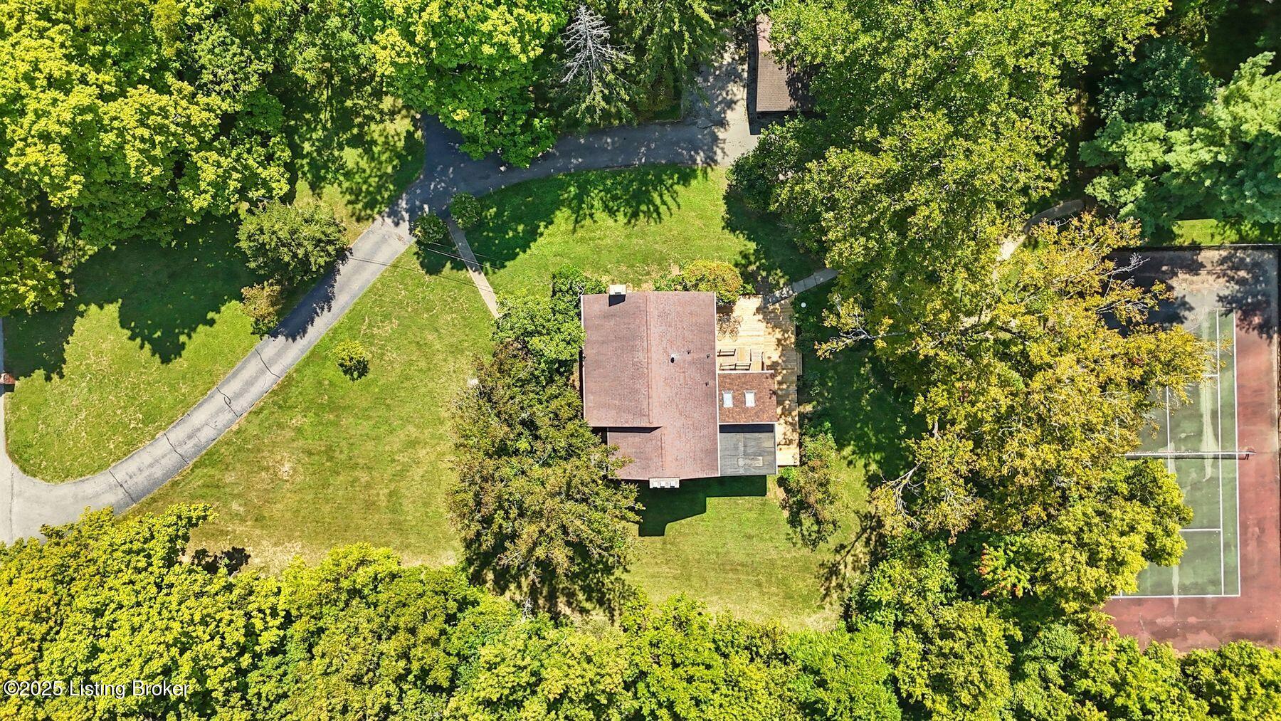 902 Shady Ln