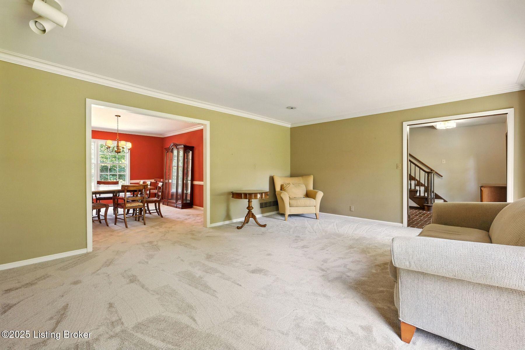 902 Shady Ln
