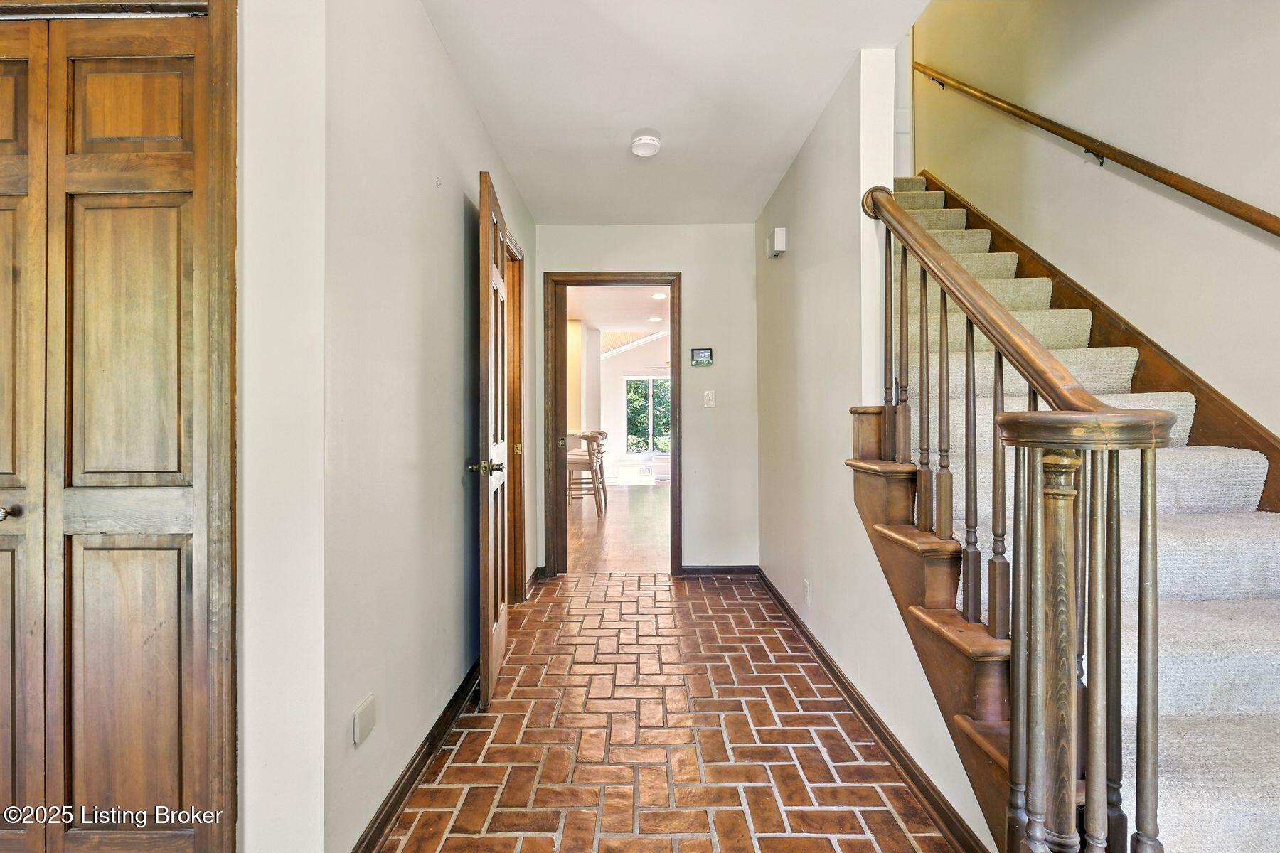 902 Shady Ln