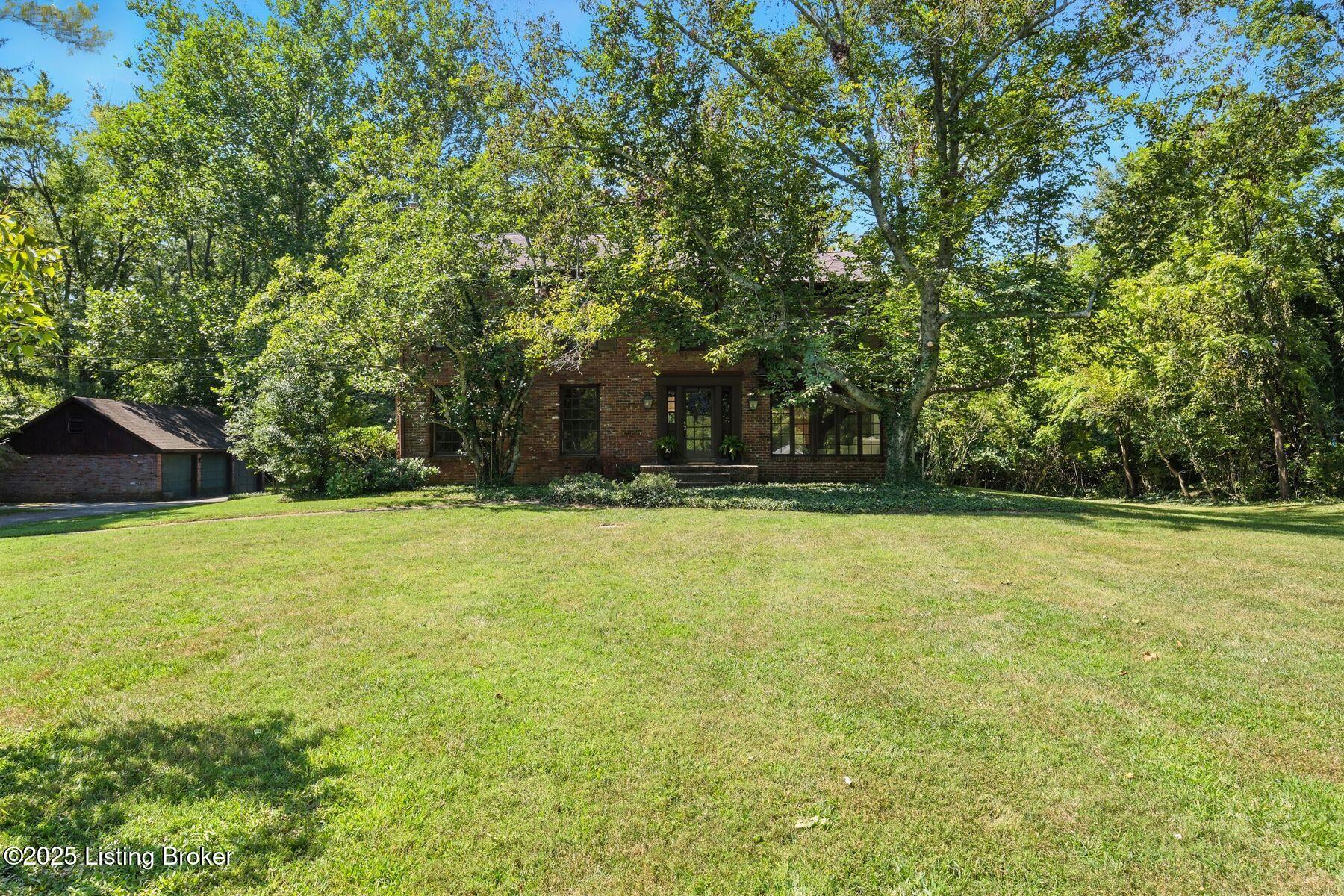 902 Shady Ln