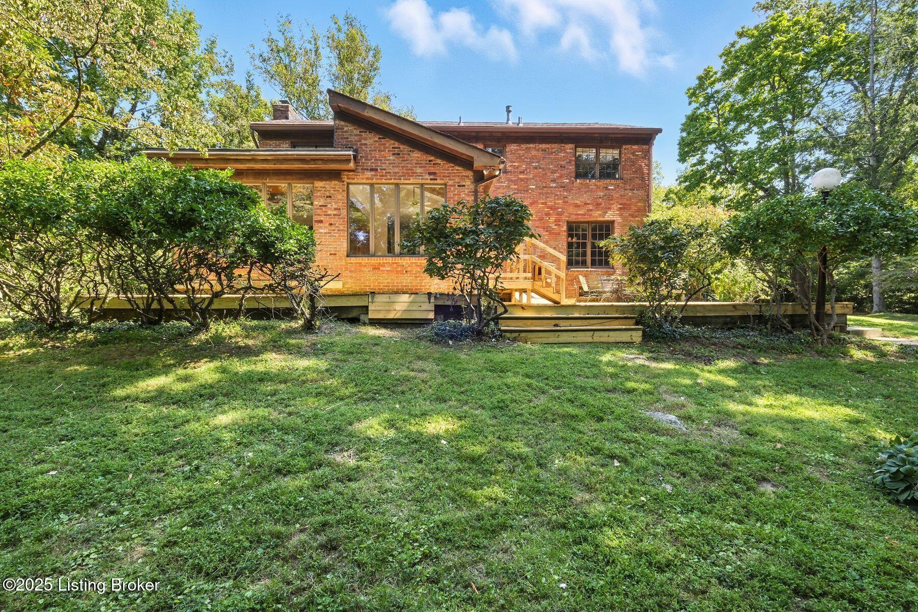 902 Shady Ln