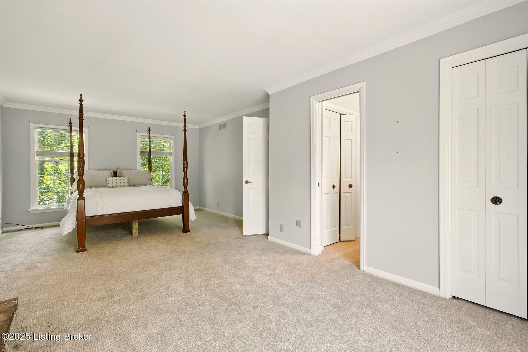 902 Shady Ln