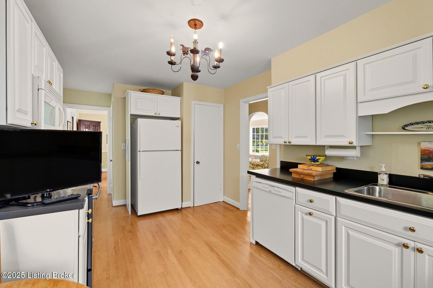 1404 Old Harrods Creek Rd