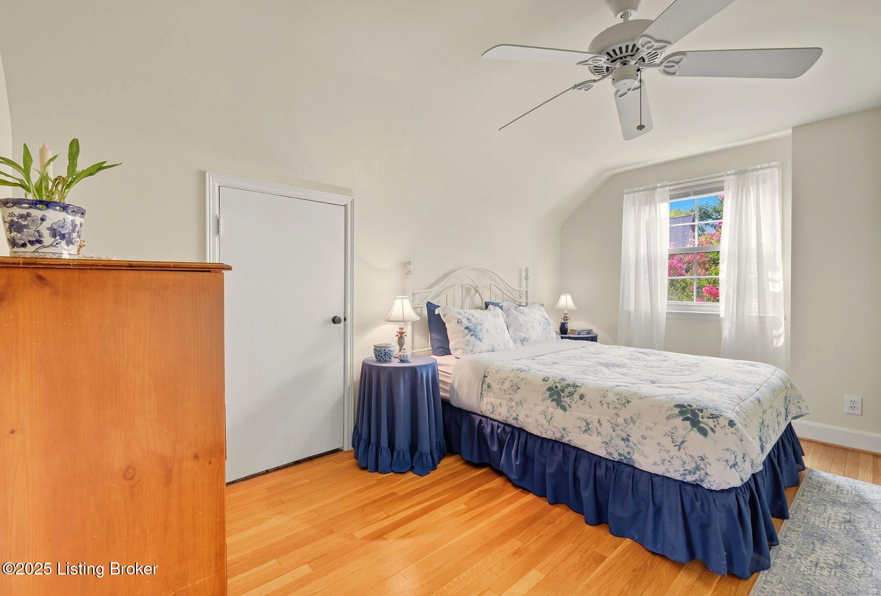 1404 Old Harrods Creek Rd