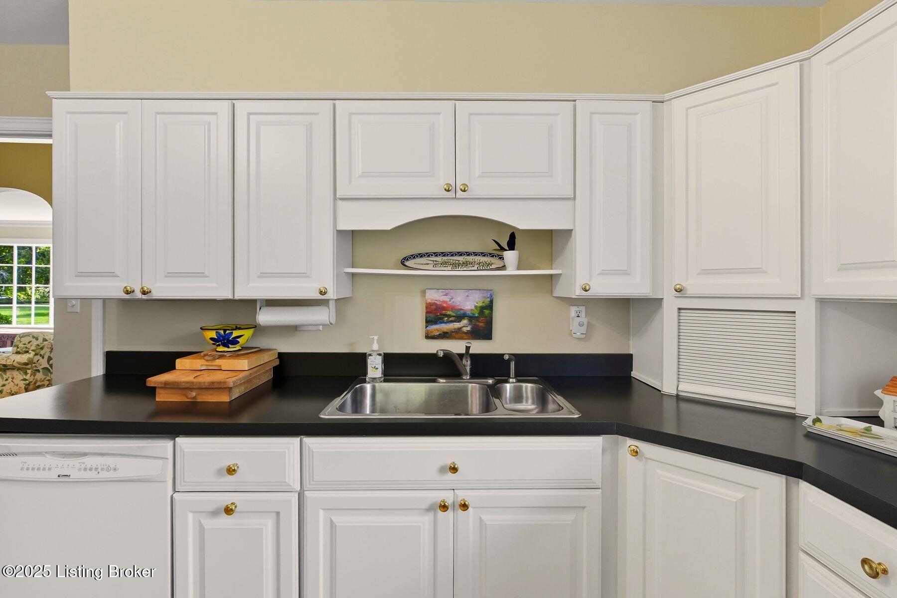 1404 Old Harrods Creek Rd