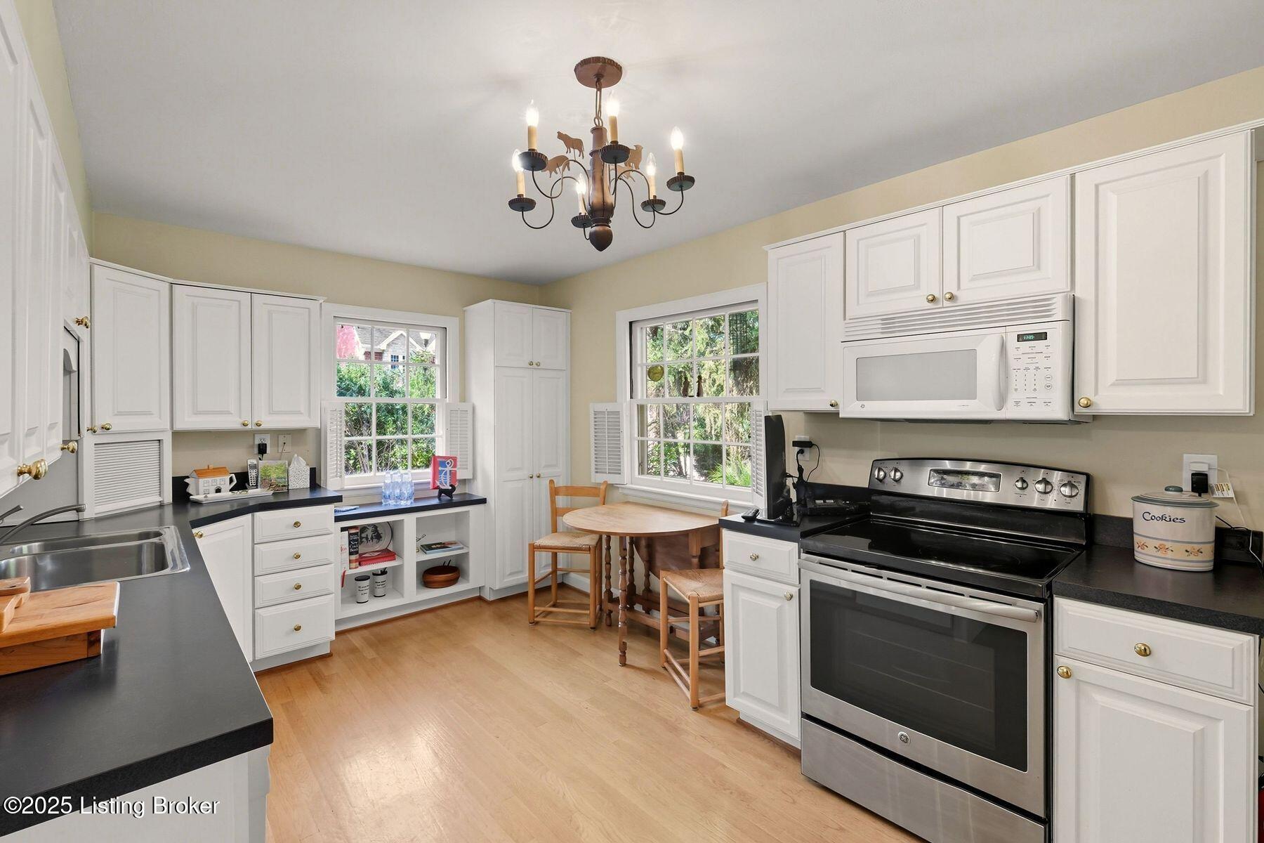 1404 Old Harrods Creek Rd