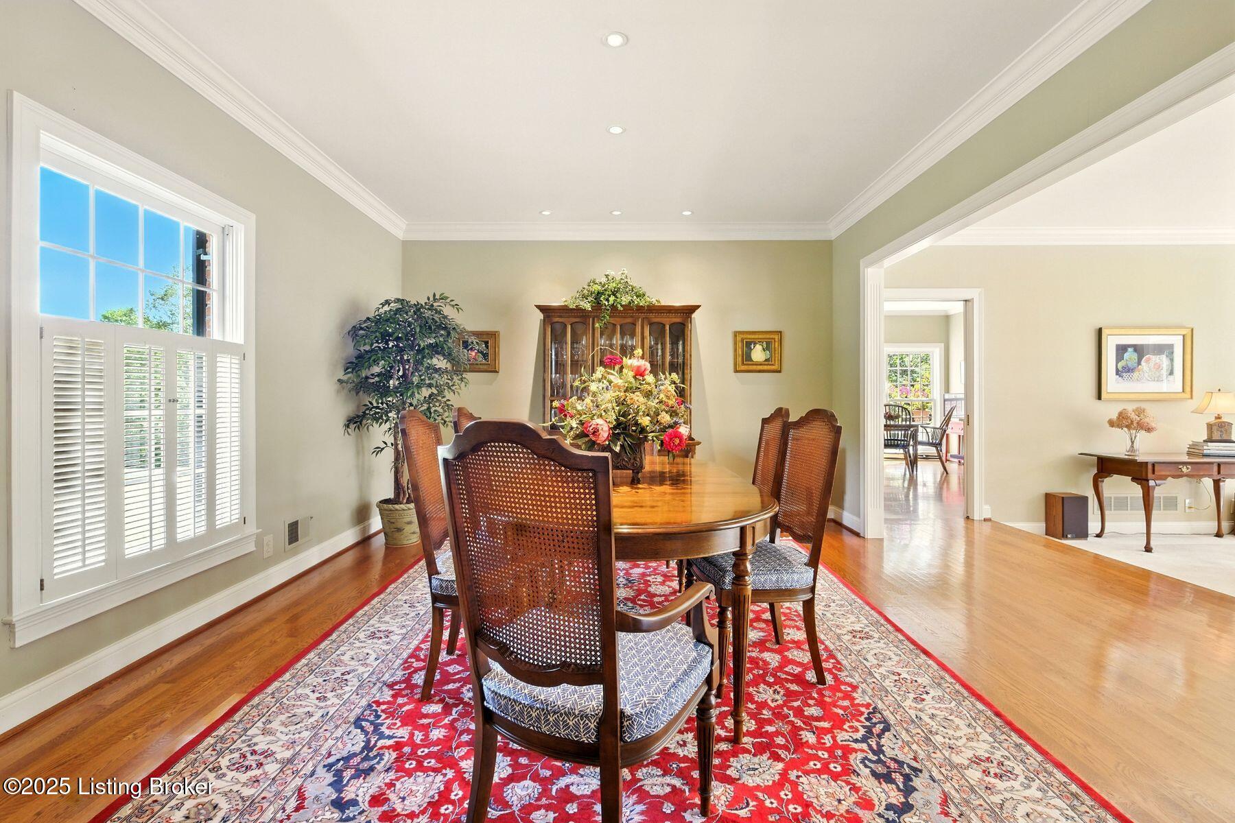 3720 Locke Ln