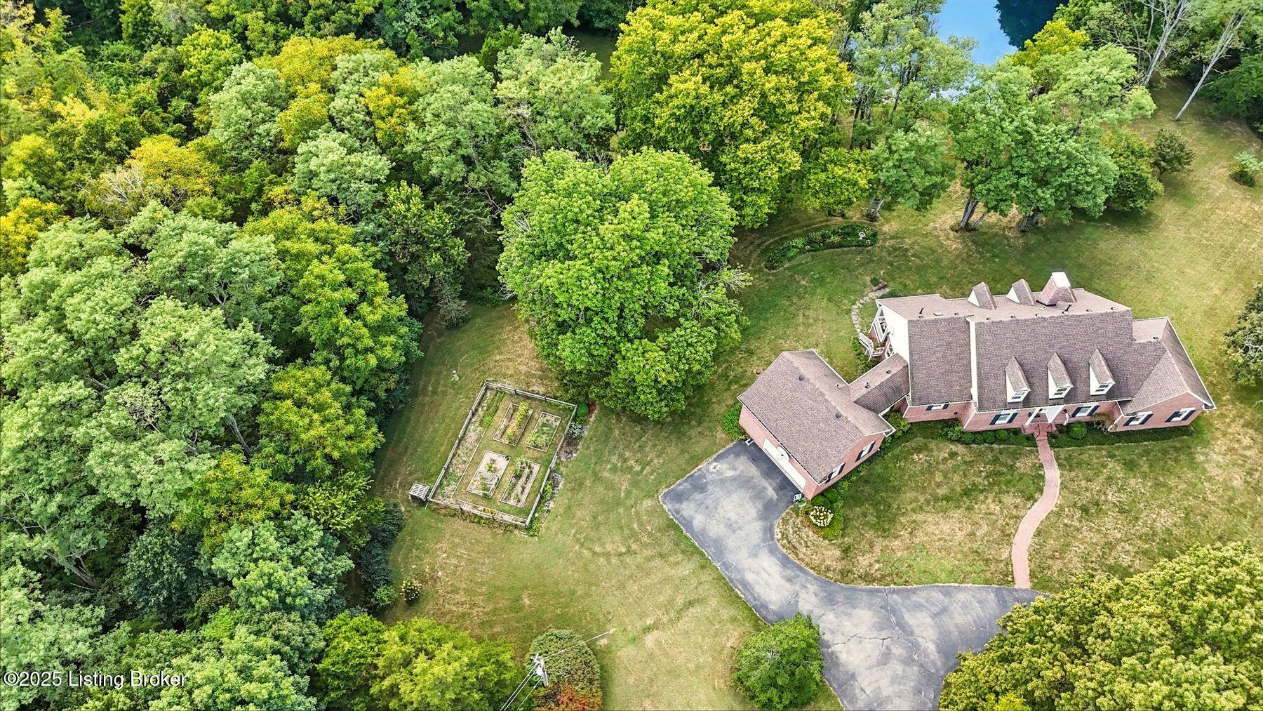 3720 Locke Ln