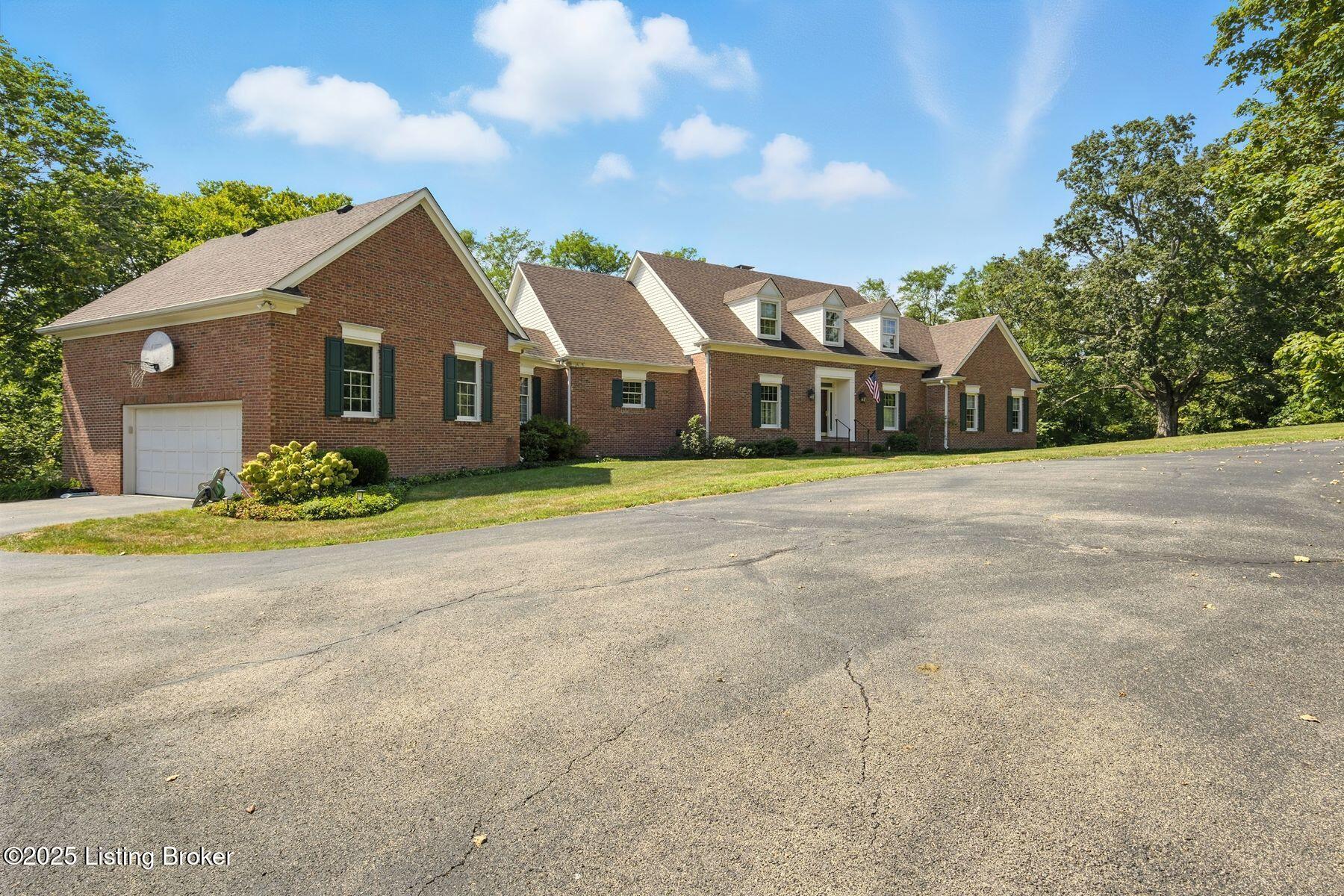 3720 Locke Ln