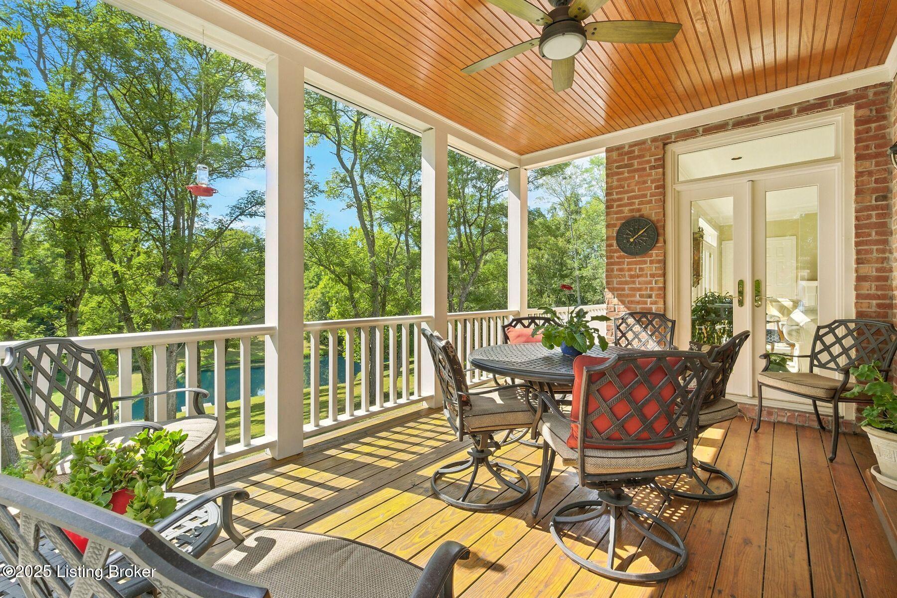 3720 Locke Ln