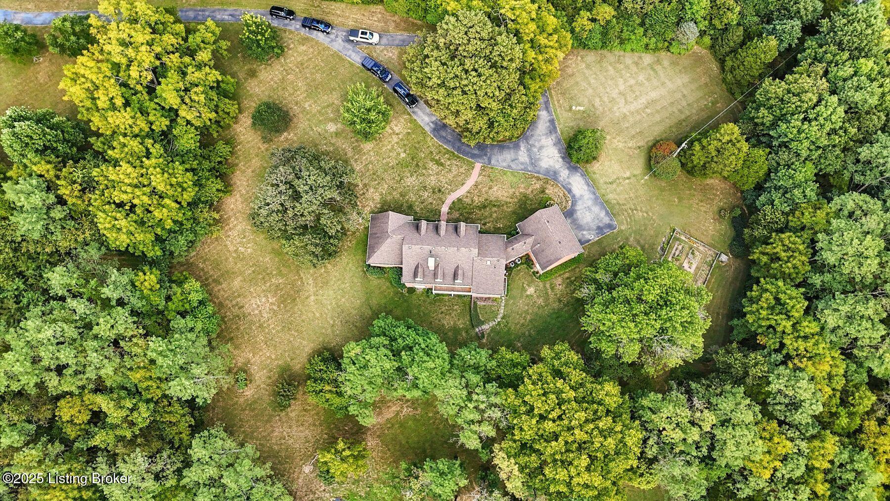 3720 Locke Ln