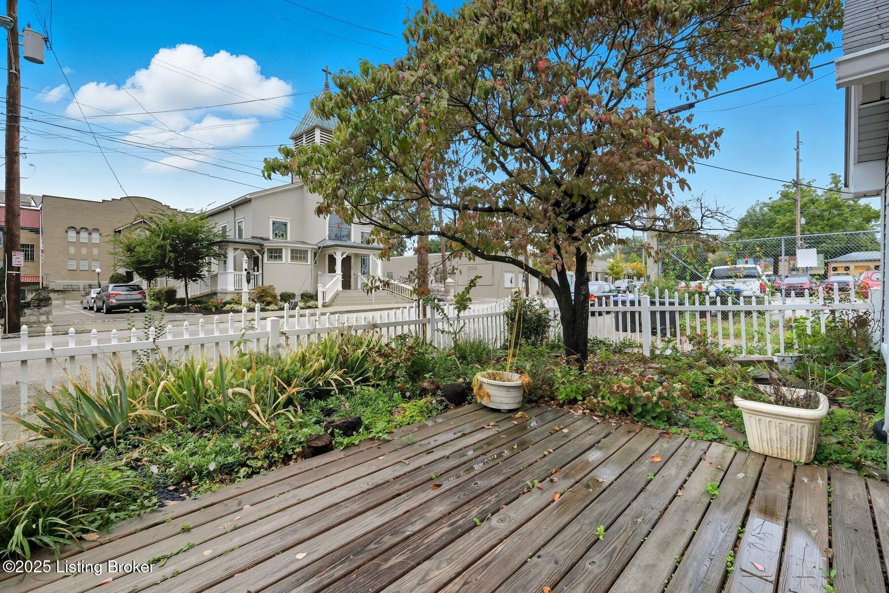 121 S Clifton Ave