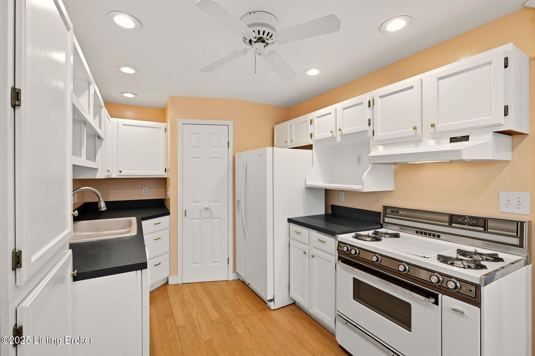 121 S Clifton Ave