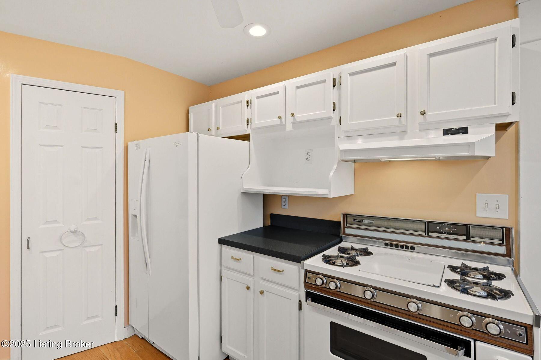 121 S Clifton Ave
