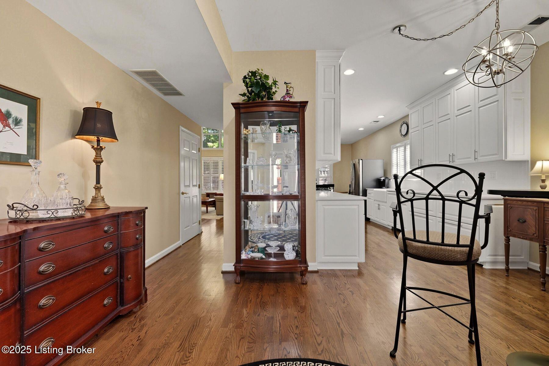 709 Tunbridge Wells Ln